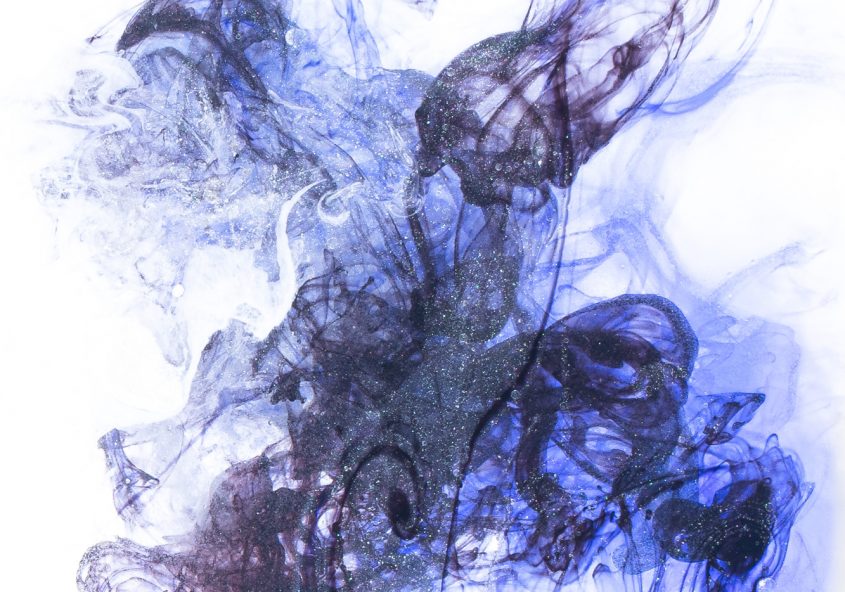 Dieses Bild "floating" ist Teil der Ausstellung "Sectione" von Christina Lag-Schröckenstein